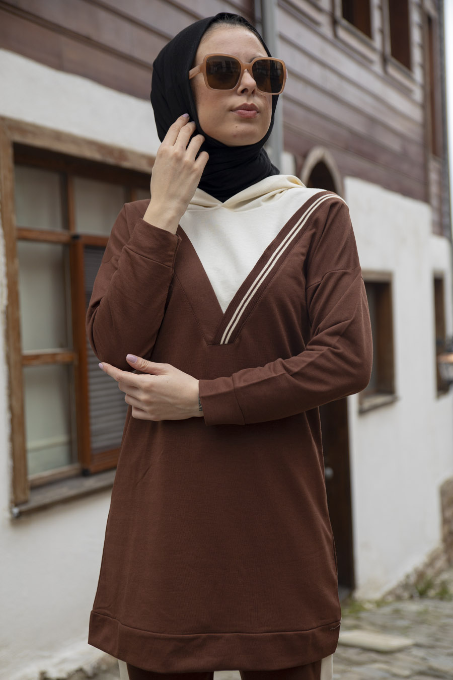 Şerit Detaylı Spor Takım - Kahverengi
