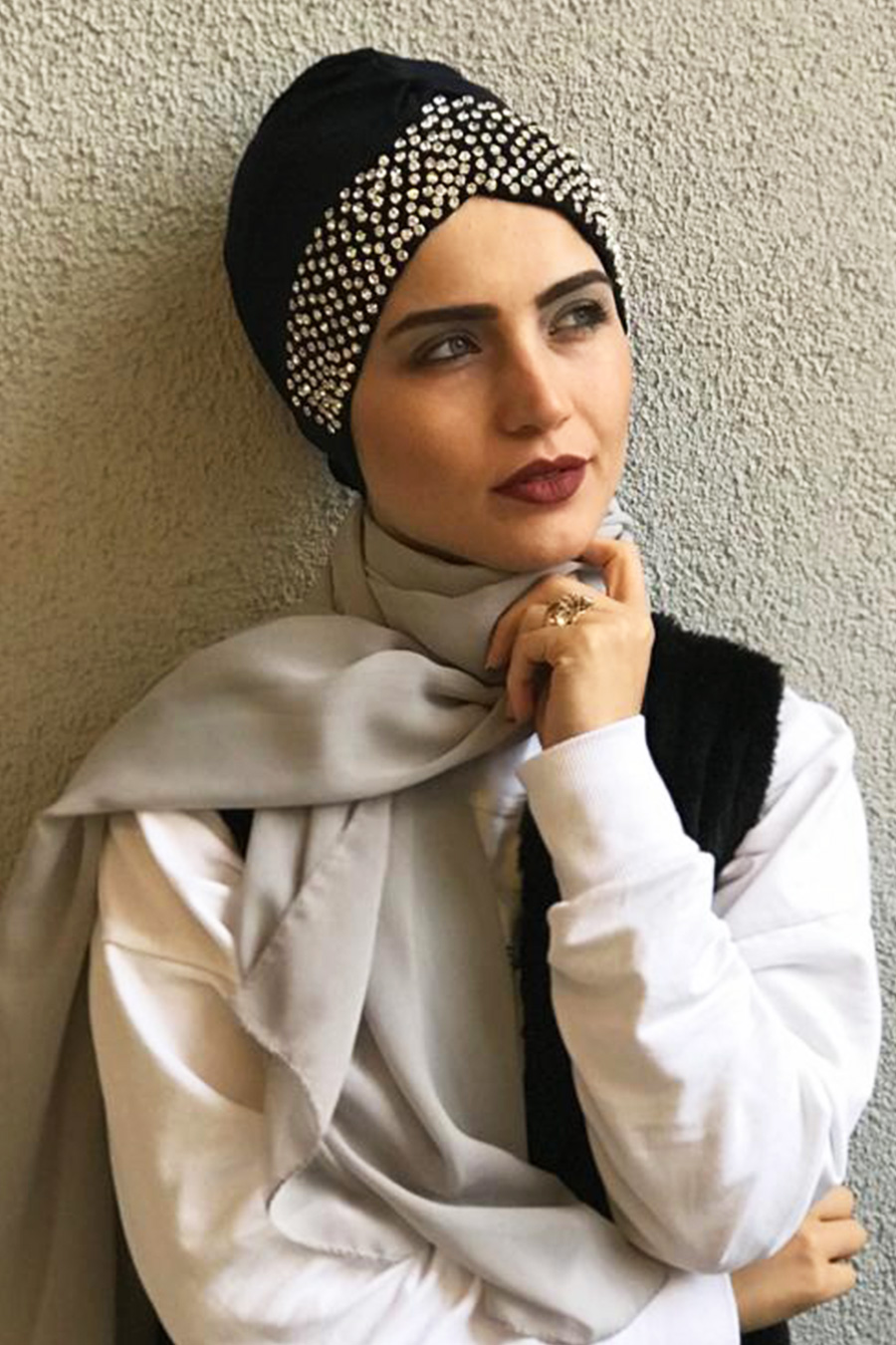 Taş Detaylı Hazır Bone Şal - Siyah Taş Detaylı Hazır Bone Şal - Siyah