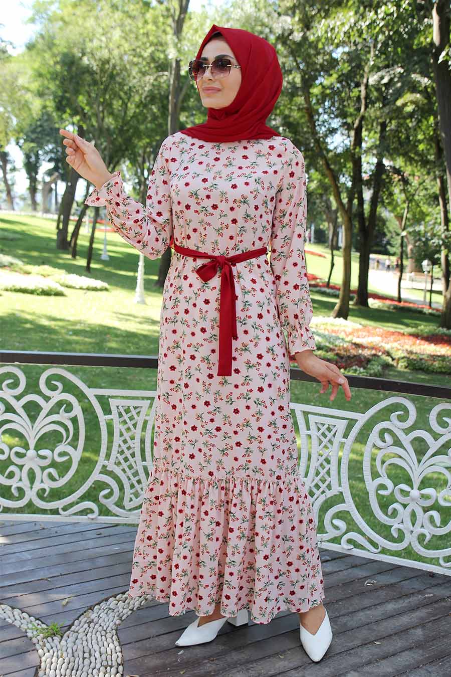 Etek Ucu Fırfırlı Çiçekli Tesettür Elbise - Pudra