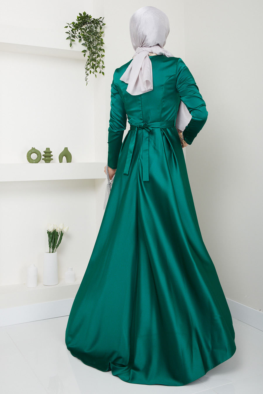 Eteği Uzun Saten Tesettür Abiye Elbise - Yeşil