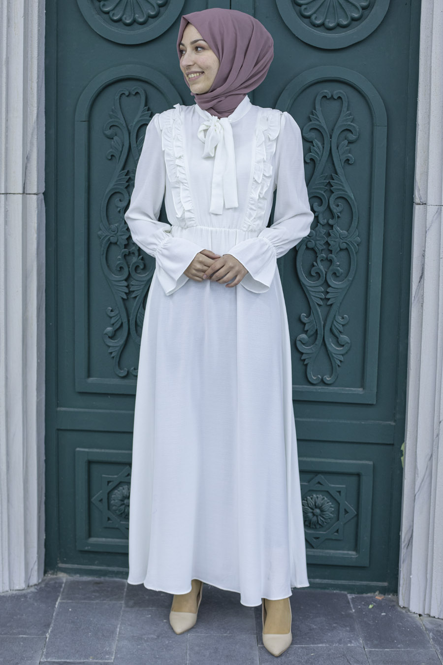 Yakası Fırfırlı Tesettür Elbise - Beyaz