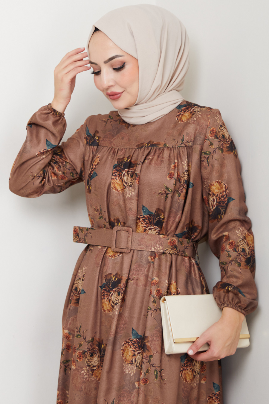 Çiçek Detaylı Tesettür Elbise - Vizon