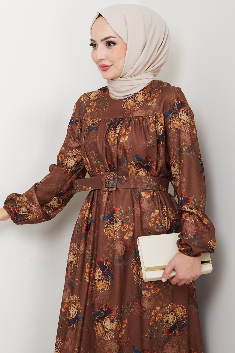 Çiçek Detaylı Tesettür Elbise - KAHVERENGİ
