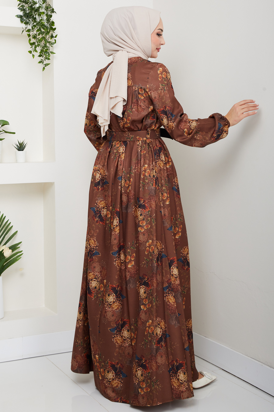 Çiçek Detaylı Tesettür Elbise - KAHVERENGİ