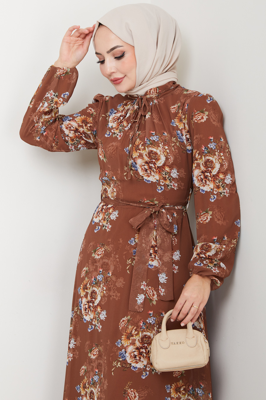 Çiçek Desenli Tesettür Elbise - Taba 