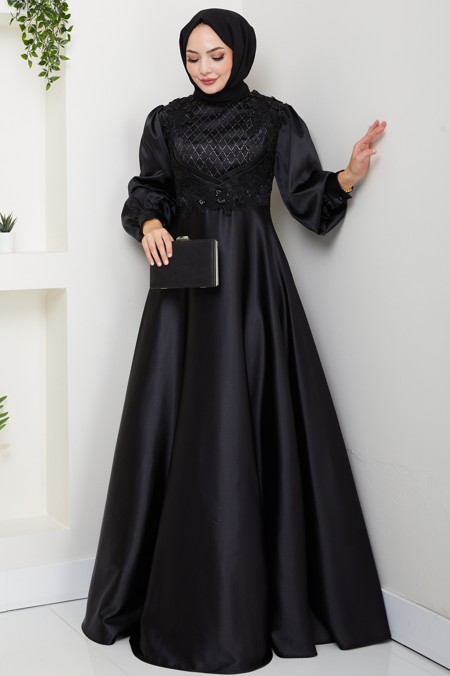 Çiçek Detaylı Tesettür Abiye Elbise - Siyah