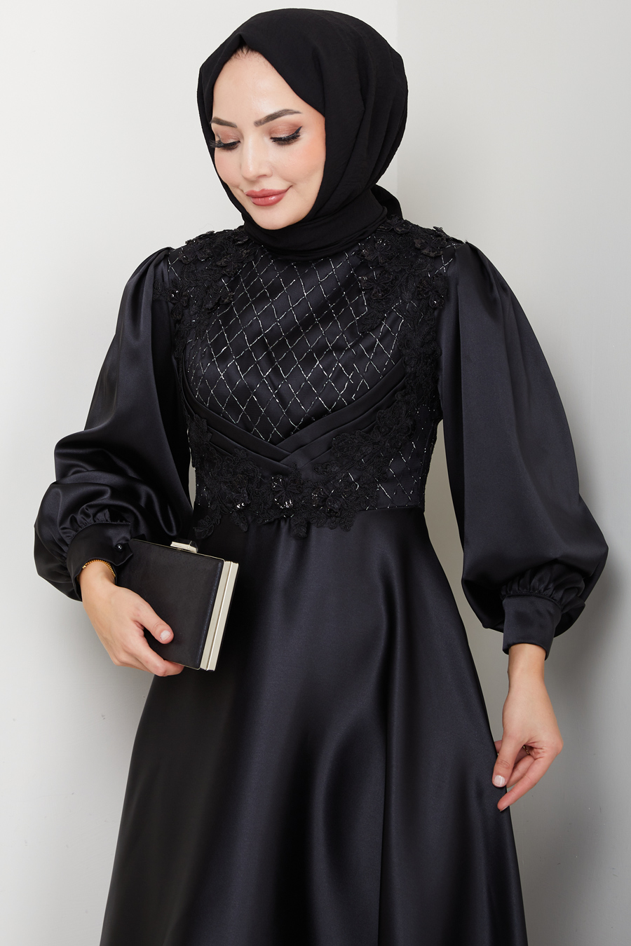 Çiçek Detaylı Tesettür Abiye Elbise - Siyah