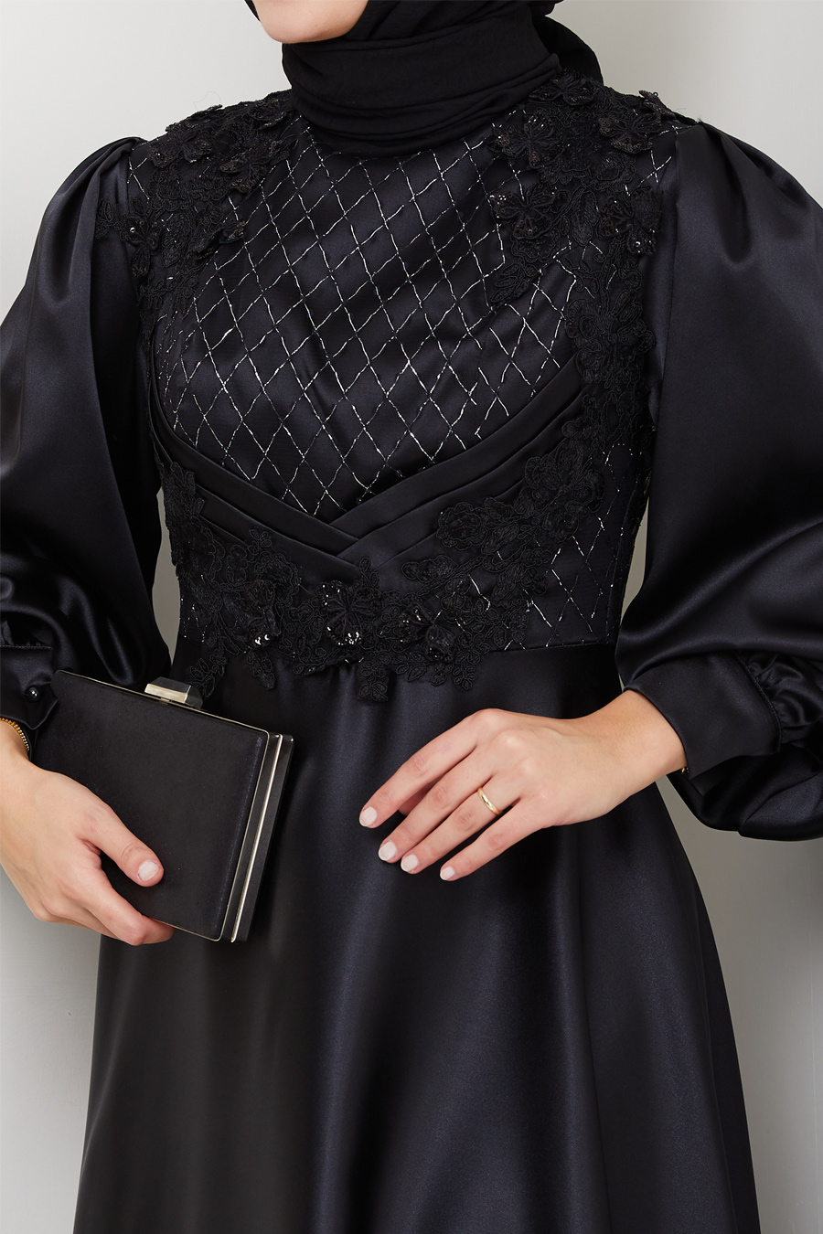 Çiçek Detaylı Tesettür Abiye Elbise - Siyah