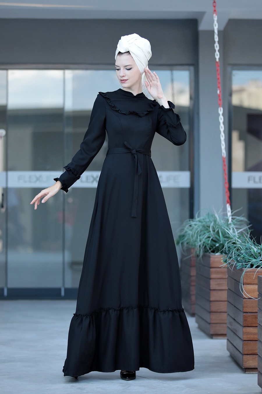 Selma Sarı - Fırfırlı Elbise - Siyah