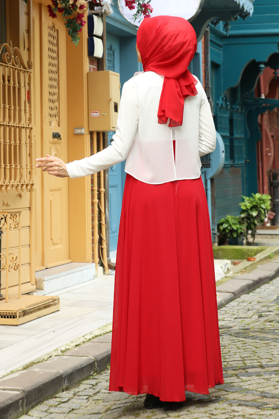 Çiçek Detaylı Tesettür Abiye Elbise - Kırmızı