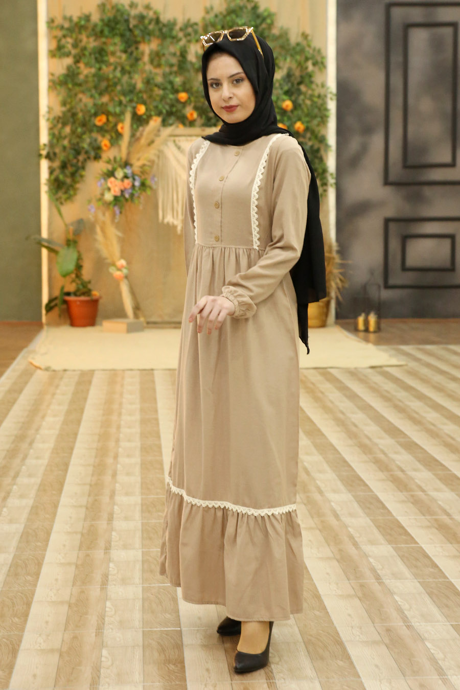 Dantel Detaylı Tesettür Elbise - Bej  
