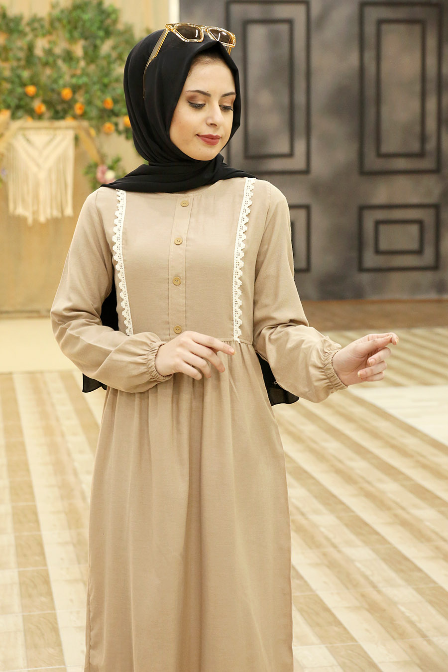 Dantel Detaylı Tesettür Elbise - Bej  