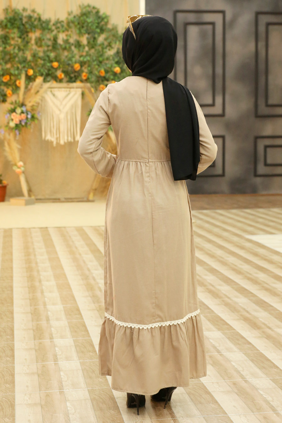 Dantel Detaylı Tesettür Elbise - Bej  