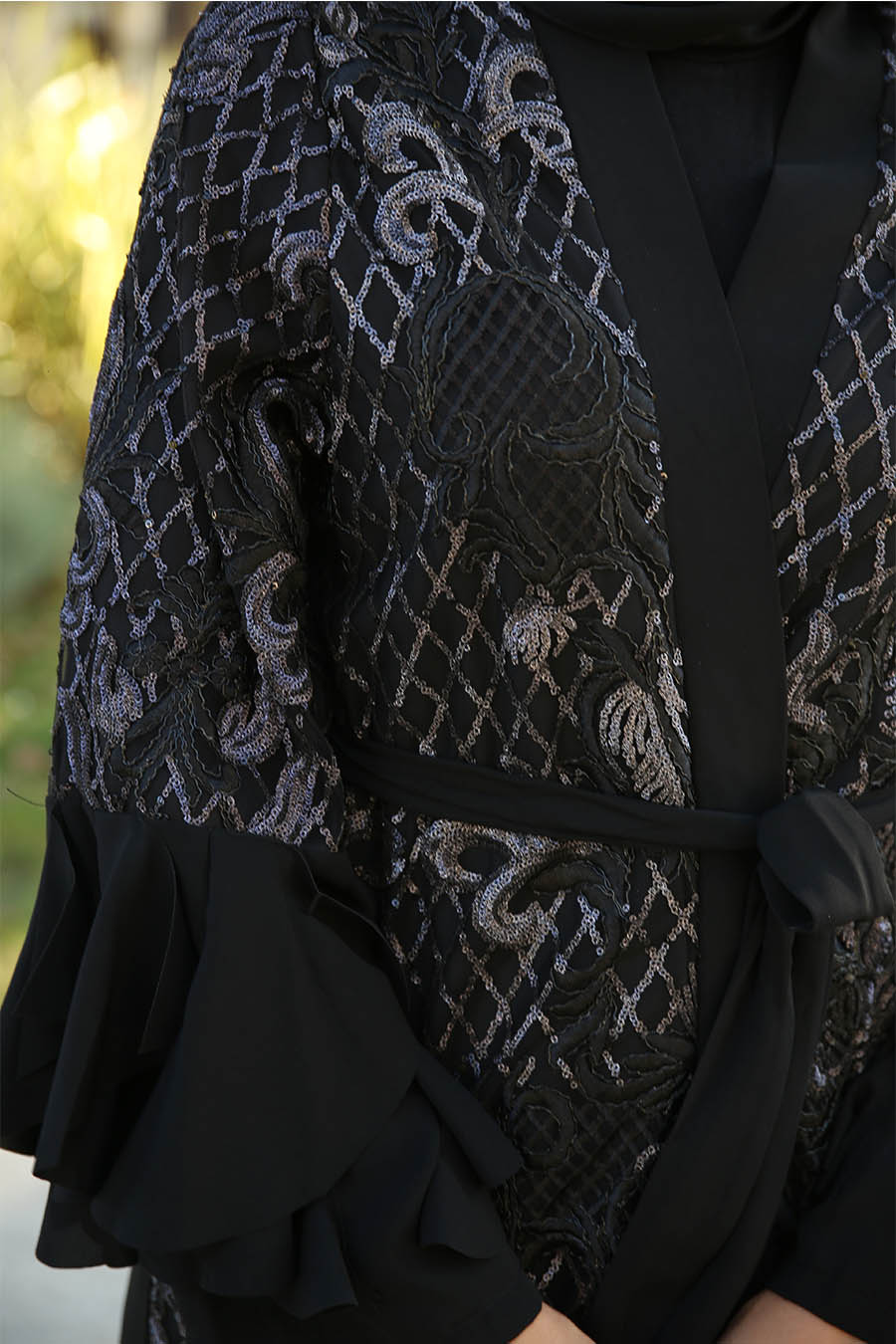Fırfır Detaylı Desenli Abaya - Siyah