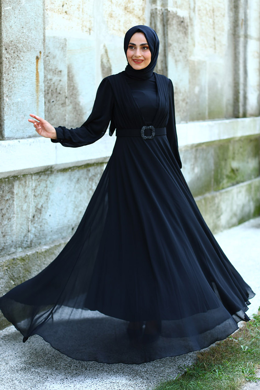 Drapeli Taş Kemerli Tesettür Abiye Elbise - Siyah