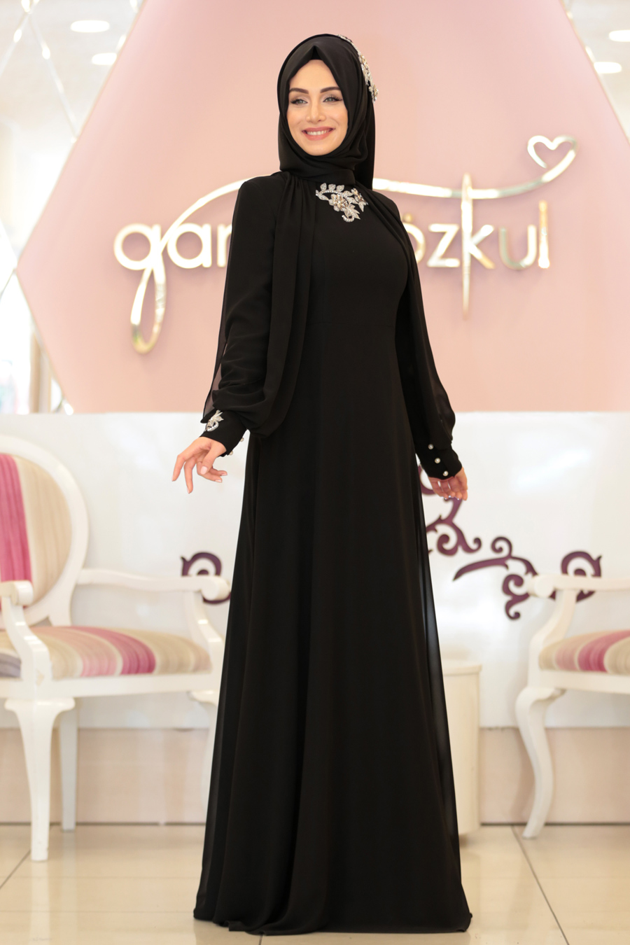 Gamze Özkul - Kuğu Tesettür Abiye - Siyah Gamze Özkul - Kuğu Tesettür Abiye - Siyah