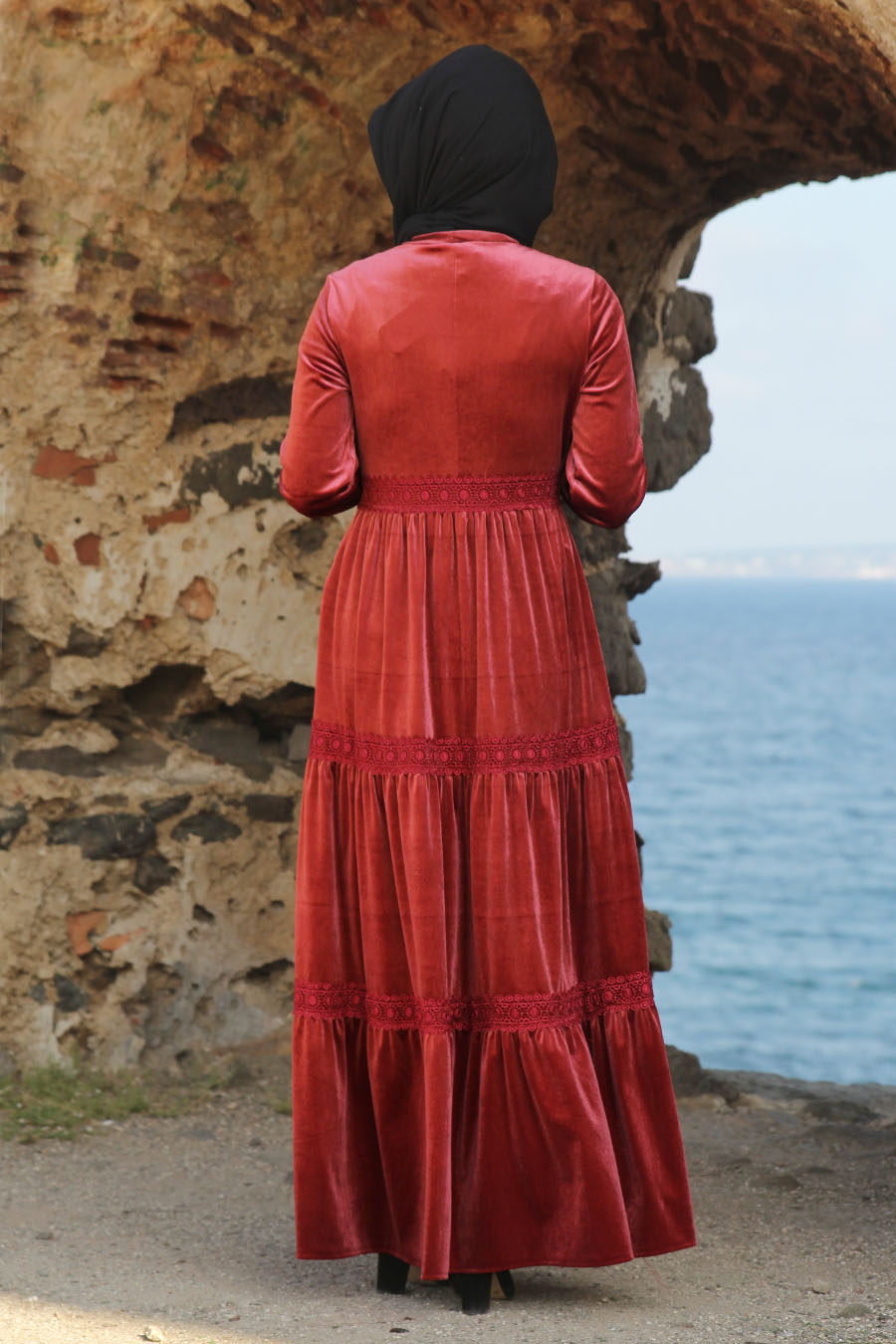 Güpür Detaylı Kadife Tesettür Elbise - Mercan