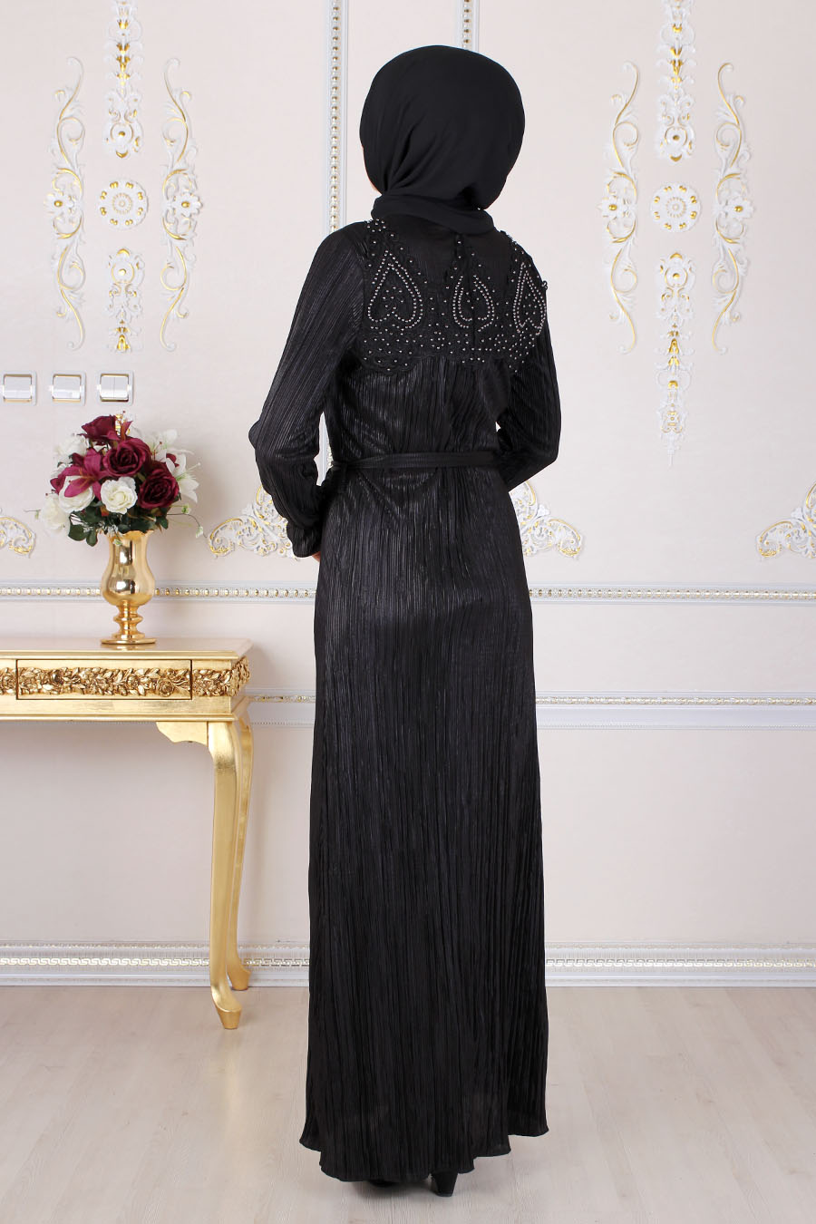 Güpür Detaylı Tesettür Elbise - Siyah