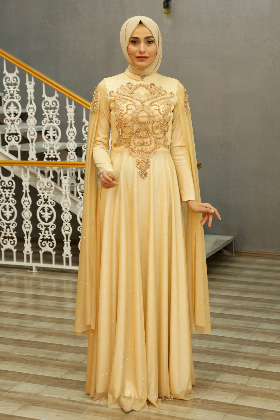 Güpürlü ve İnci Detaylı Tesettür Abiye Elbise - Gold 