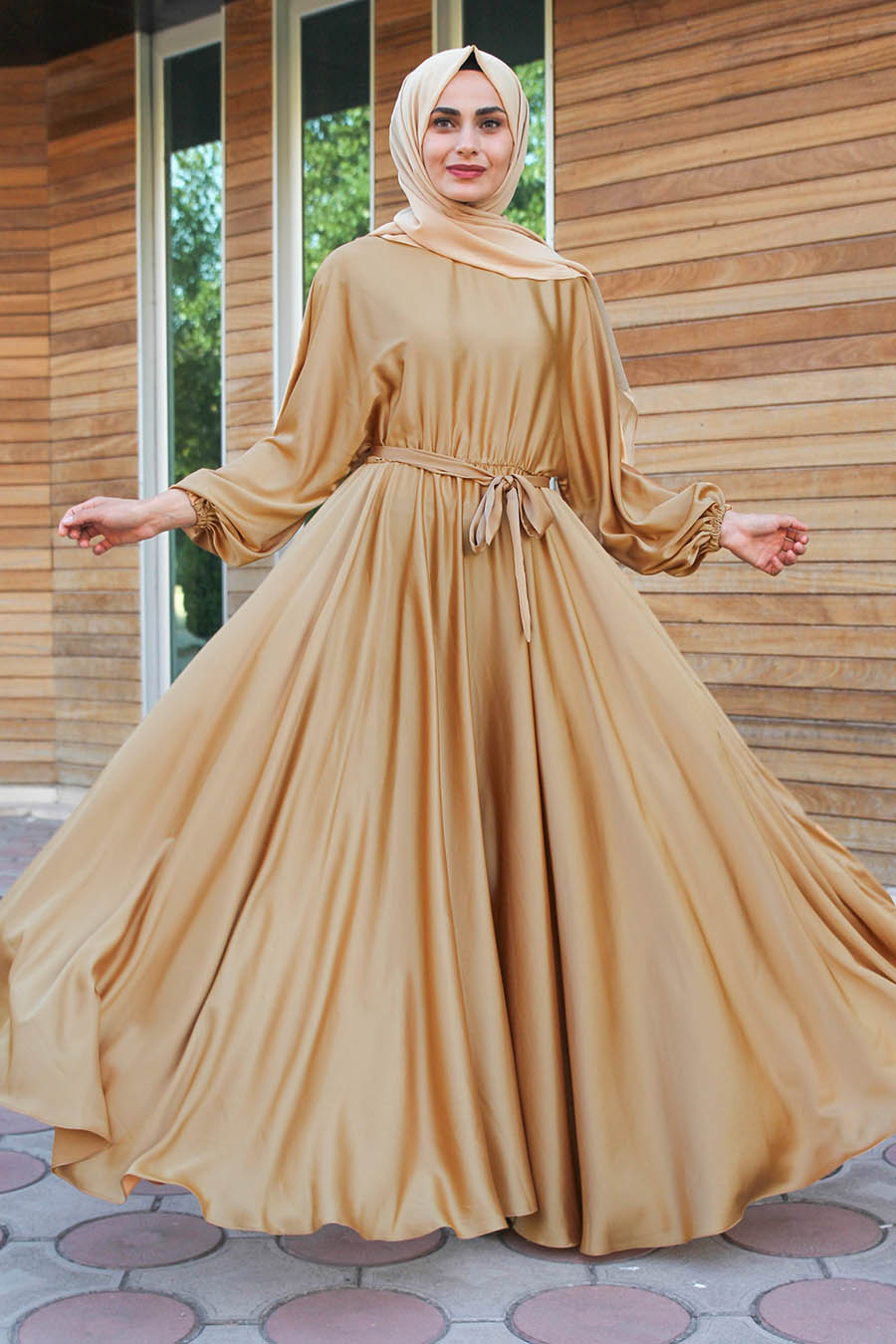 Kloş Model Tesettür Abiye Elbise - Gold