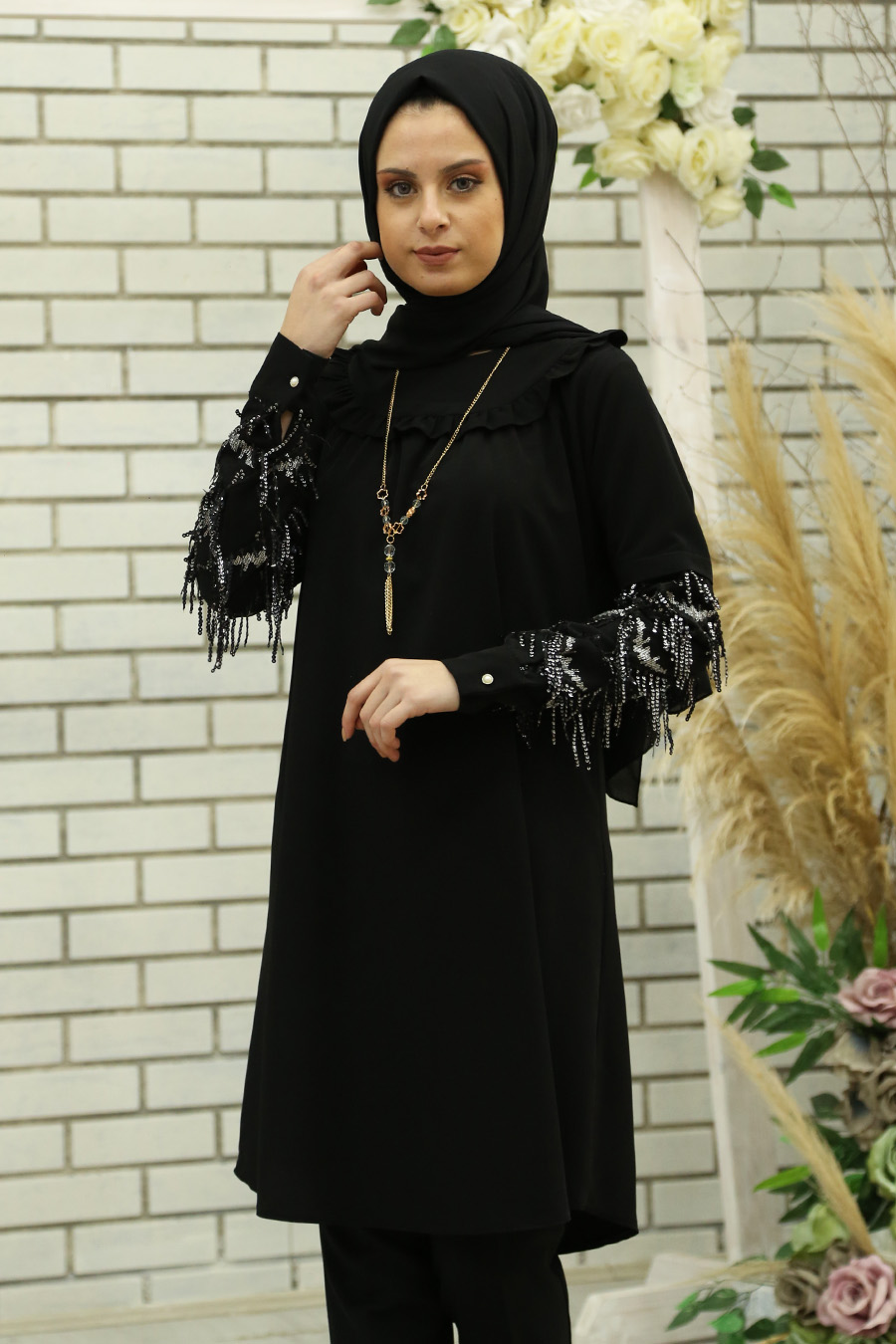 Kolları Payetli Tesettür Tunik - Siyah Kolları Payetli Tesettür Tunik - Siyah