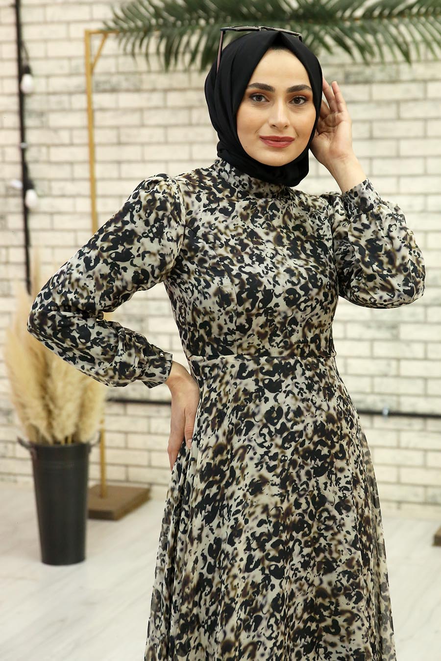 Leopar Desenli Tesettür Elbise Leopar Desenli Tesettür Elbise