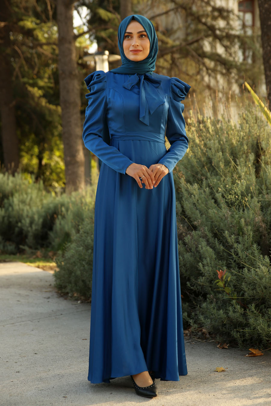 Omuz Detaylı Tesettür Abiye Elbise - Petrol Mavisi 