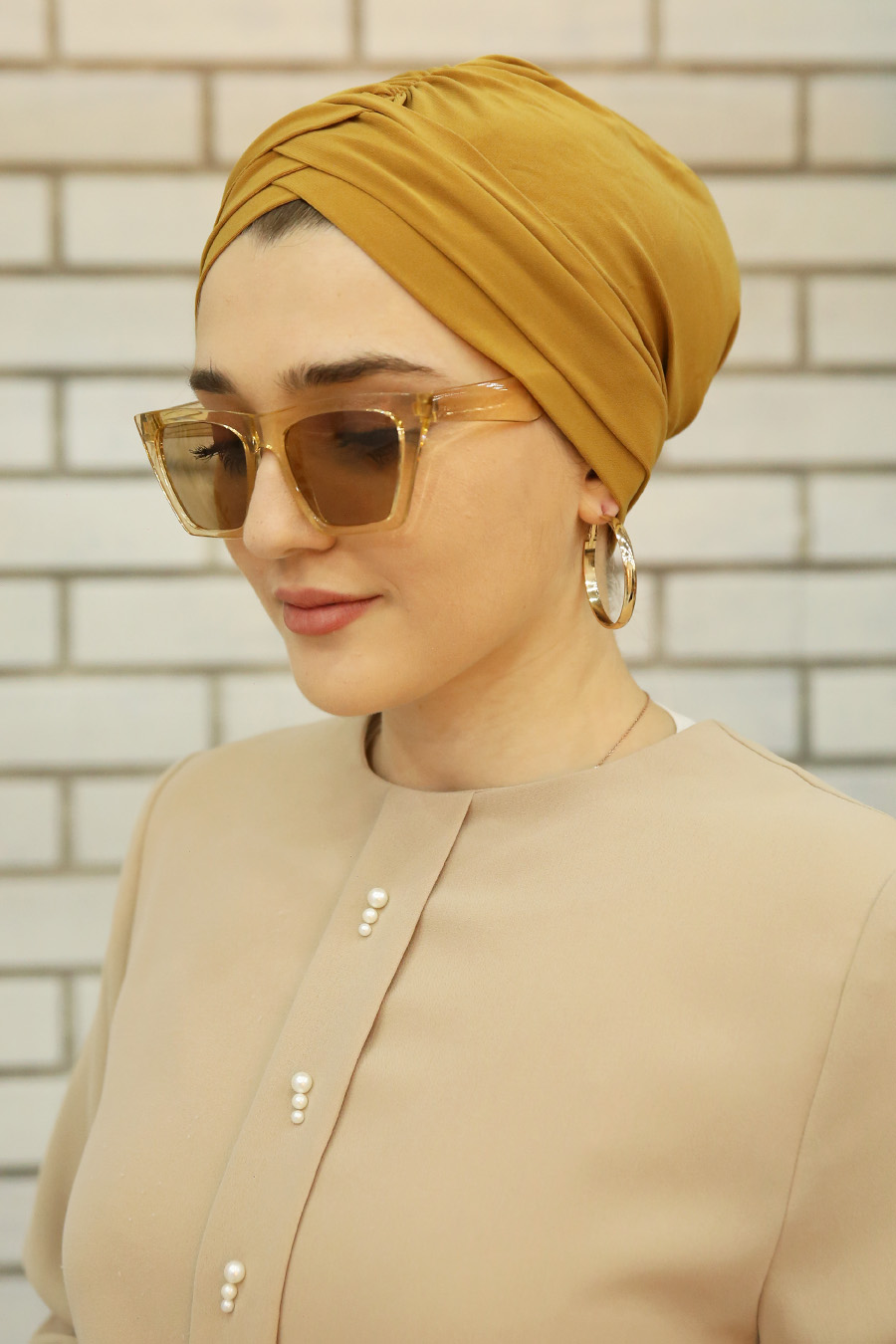 Önü Çapraz Bone Şal - Hardal Önü Çapraz Bone Şal - Hardal