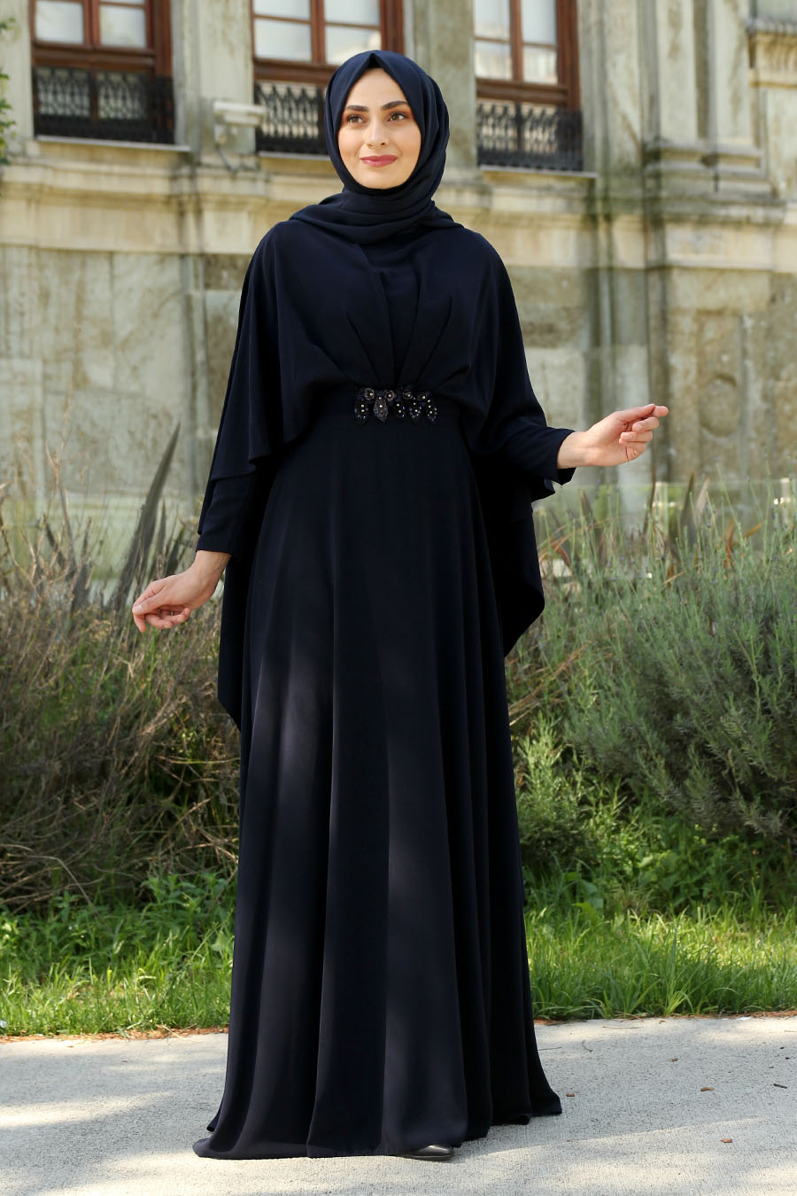 Güpür Detaylı Pelerinli Tesettür Abiye Elbise - Lacivert