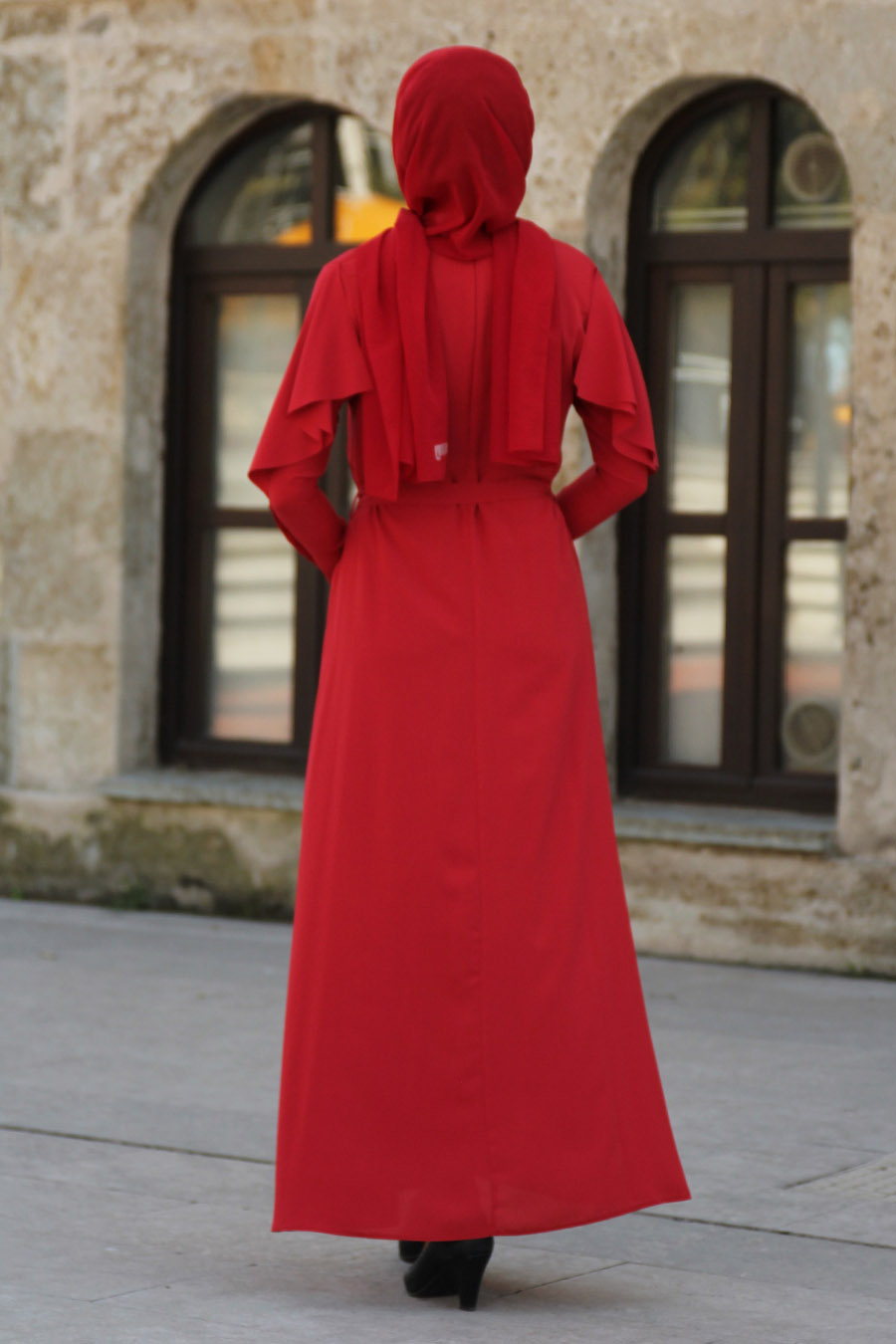 Koldan Düğmeli ve Kolye Detaylı Tesettür Elbise - Kırmızı