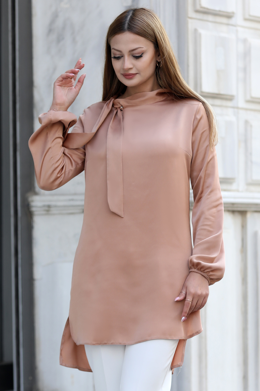 Yakası Bağlamalı Tunik -SİYAH