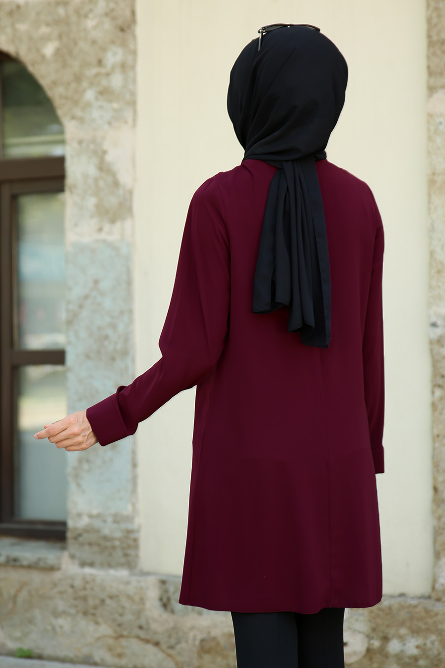 Yakası Güpürlü Tesettür Tunik - Mürdüm Yakası Güpürlü Tesettür Tunik - Mürdüm
